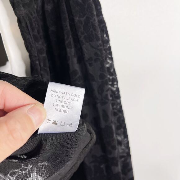 New Altar'd State Small S Black Velvet Burn Out Long Flare Sleeve Blouse Floral - Picture 10 of 10